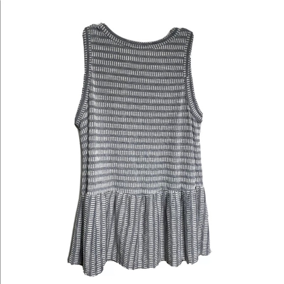 Flowy Ruffle Bottom Striped Textured Medium - Picture 2 of 6